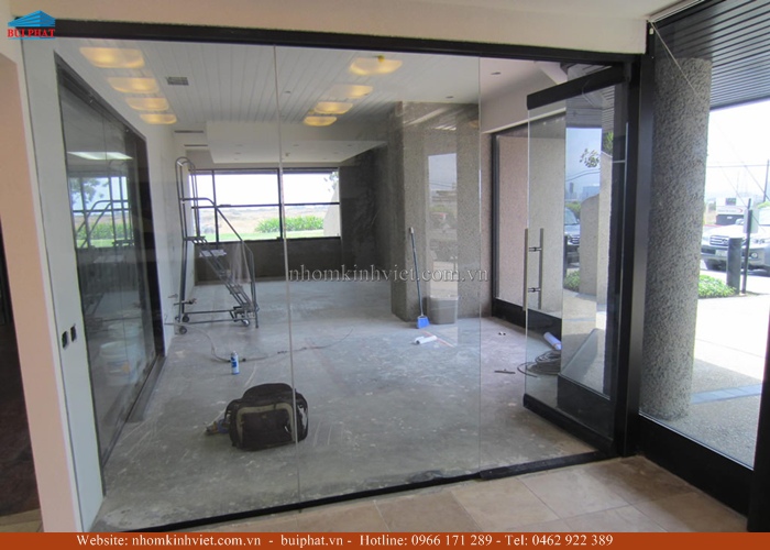 Giá cửa kính cường lực 1 cánh Giá cửa kính cường lực 1 cánh